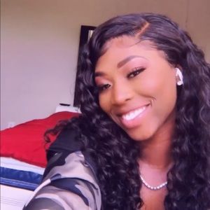 Meet your Posher, Kira